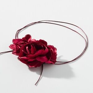 Brand New Simons Wrap-Around Flower Choker with tag on !